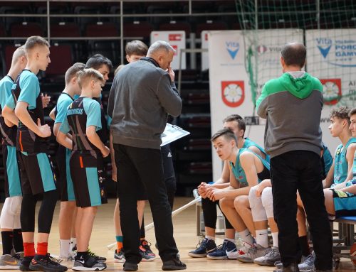 Stipriausios Lietuvoje jaunųjų krepšininkų komandos dėl čempionų titulų kovos Alytuje